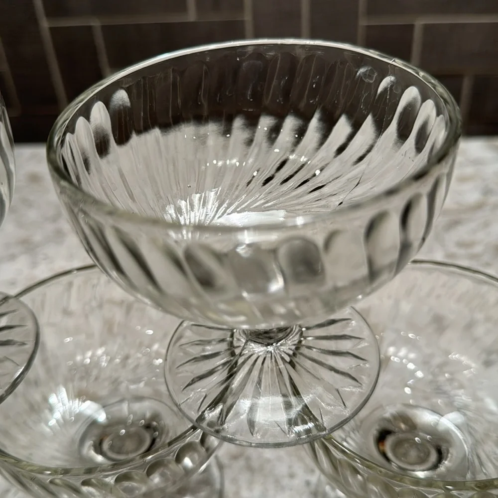 5~VINTAGE~SWIRL PATTERN~CLEAR GLASS~LOW SHERBET DISH~HOLDS APPROXIMATELY 4oz~G13